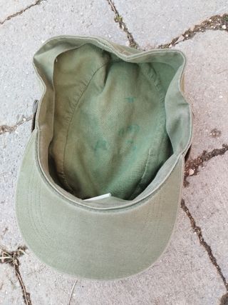 Gorras y camisas militar