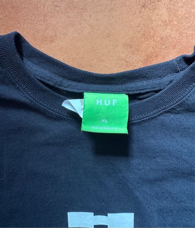 Camiseta HUF