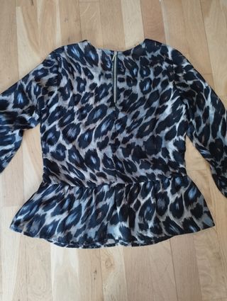 Blusa estampada. Nueva. Easy Wear.