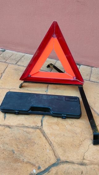 Triangolo di pericolo per automobili