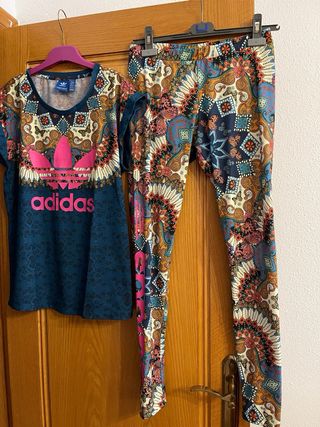 Adidas Leggings con camiseta a juego 8€