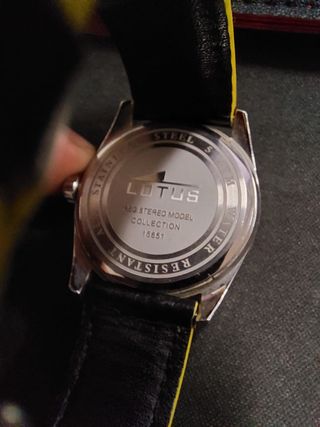 Reloj de mano lotus