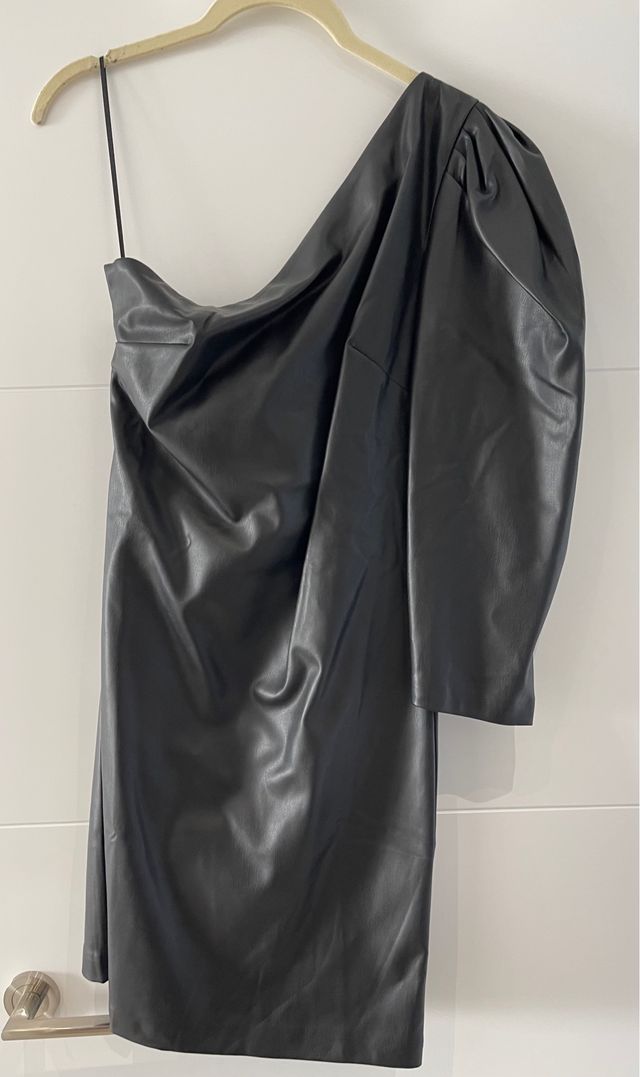 Vestido de cuero