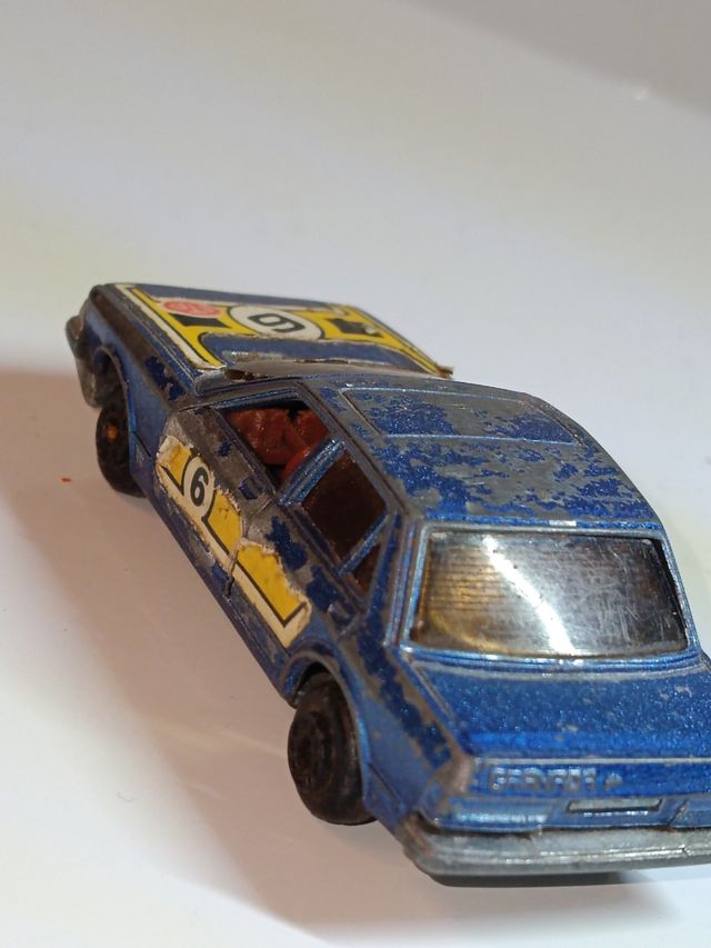 *FORD GRANADA 1/64 GUILOY