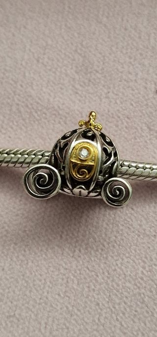 Charm Carroza Cenicienta en Plata 