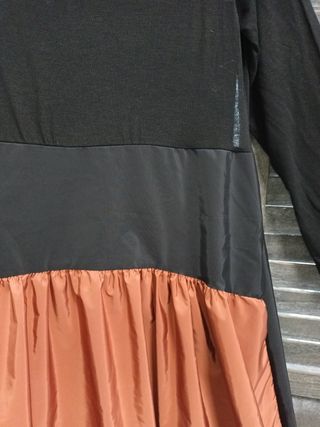 🖤 Vestido maxi volantes combinado 🧡 Única over