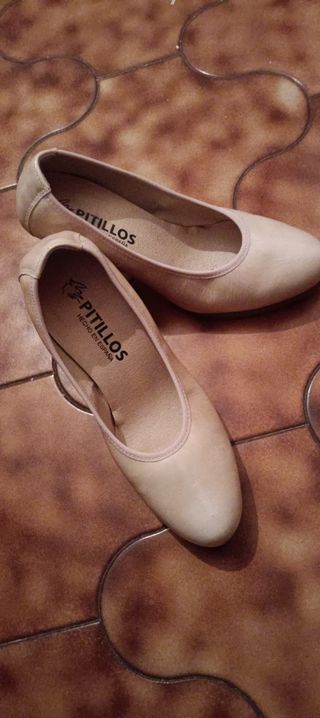 Zapato pitillos blanco.