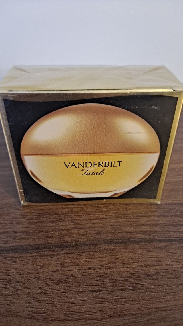 EDT Fatale  Gloria Vanderbilt. 30ml