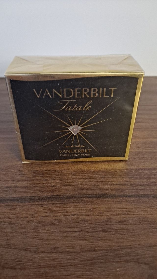 EDT Fatale  Gloria Vanderbilt. 30ml