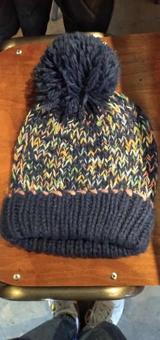 Cappello di lana con pompon