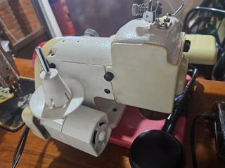 Maquina puntada invisible bajos