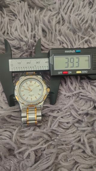 Reloj Seiko Sports 150 quartz Japón 7N42 dorado