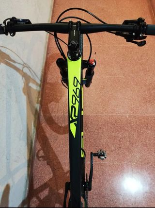 Bicicleta 29" talla M peso 10 kilos