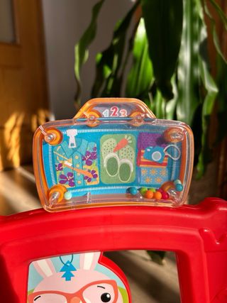 LIBRO DE HISTORIAS SIENTA-LEVANTA DE FISHER-PRICE