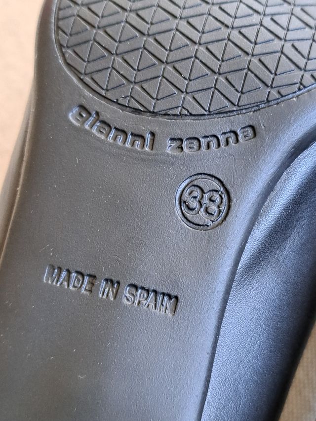 Zapatos de piel de tacón medio