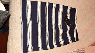 Falda de rayas azul y blanco