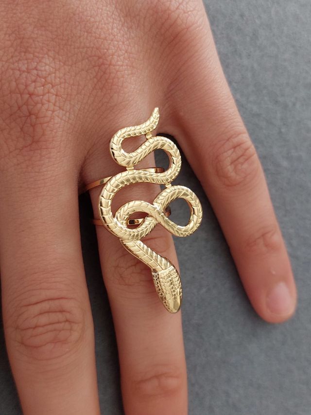 anillo de acero