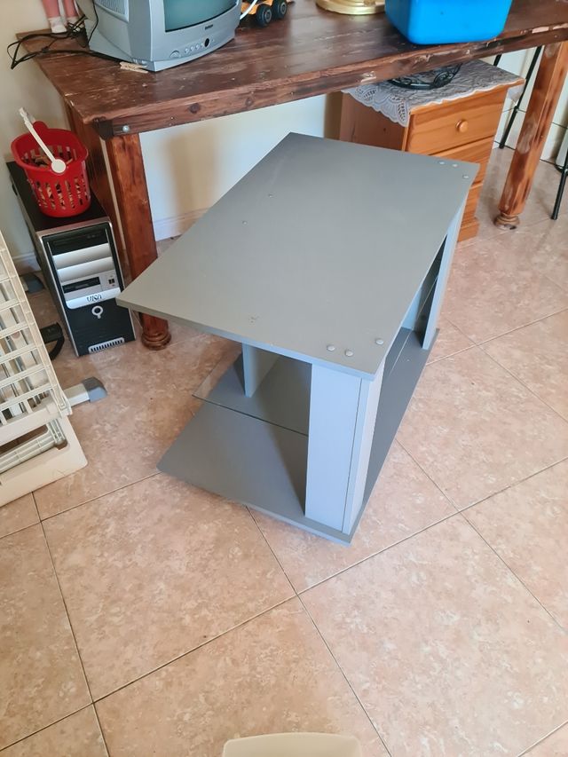 Mesa de televisión.