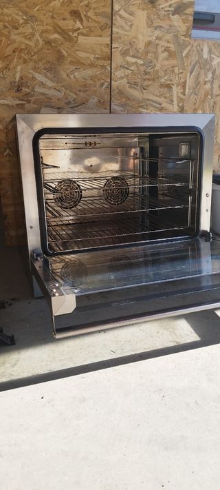 Horno, plancha, freidora y lavavajillas.Más regalo