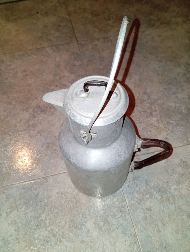 Antigua Aceitera/ Lechera