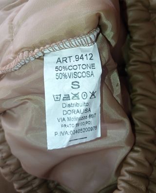 Chaqueta corta impermeable de chica