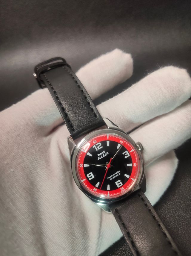 Reloj HMT Pilot hombre Vintage Rojo y Negro cuerda