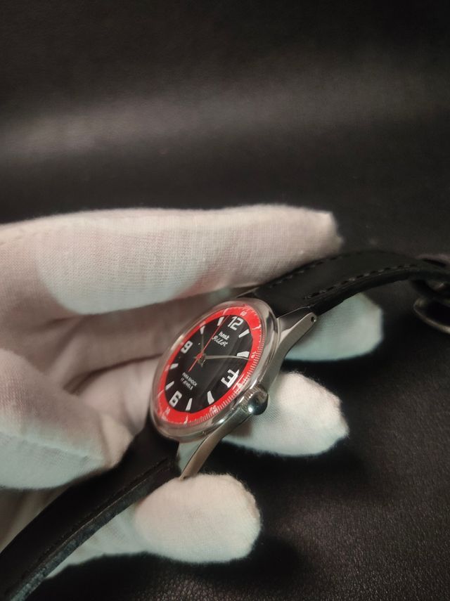 Reloj HMT Pilot hombre Vintage Rojo y Negro cuerda