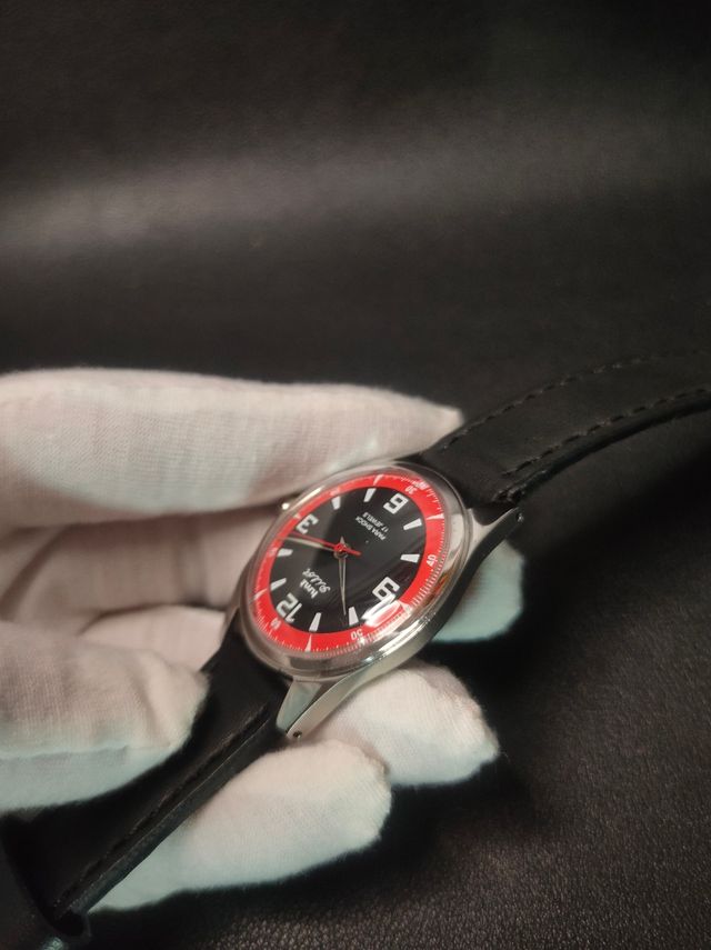 Reloj HMT Pilot hombre Vintage Rojo y Negro cuerda