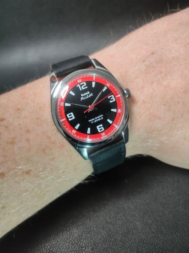 Reloj HMT Pilot hombre Vintage Rojo y Negro cuerda
