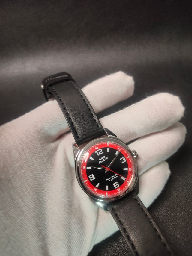 Reloj HMT Pilot hombre Vintage Rojo y Negro cuerda