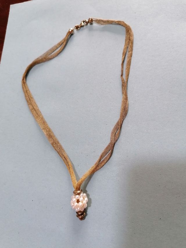 Collana con pendente di perline