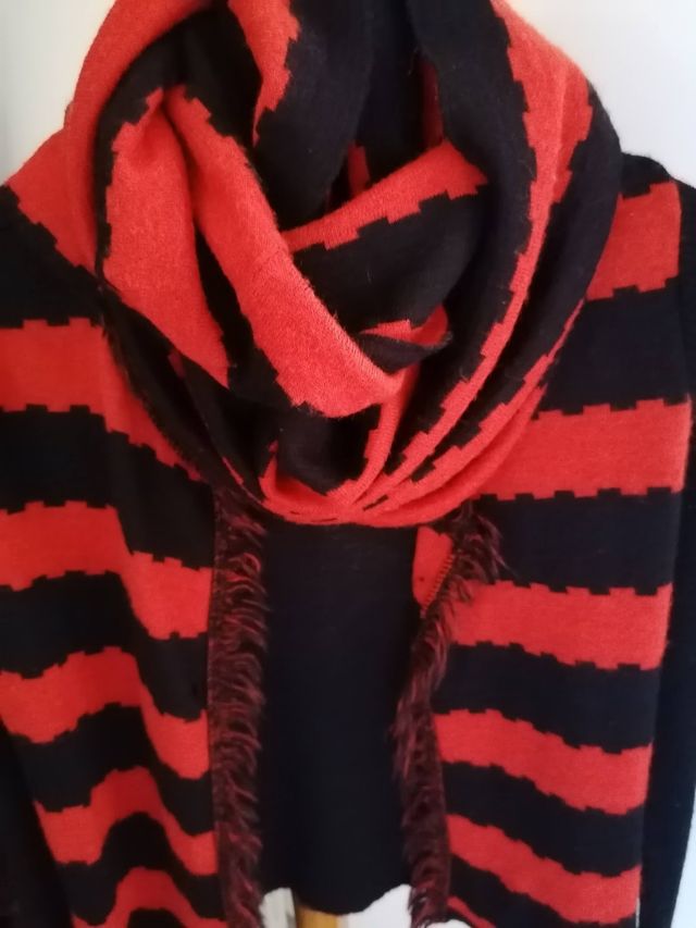 Golfino con sciarpa ad anello