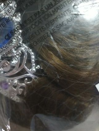 DISFRAZ PELUCA CONDESA CON DIADEMA MUJER CASTAÑA