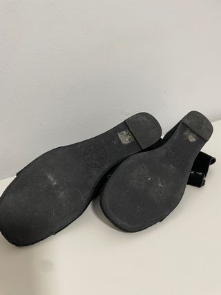 Sandalias ante Bimba y Lola