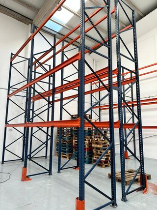 👷‍♂️Estanterías industriales de segunda mano