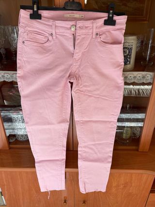 Tejano Levi’s rosa