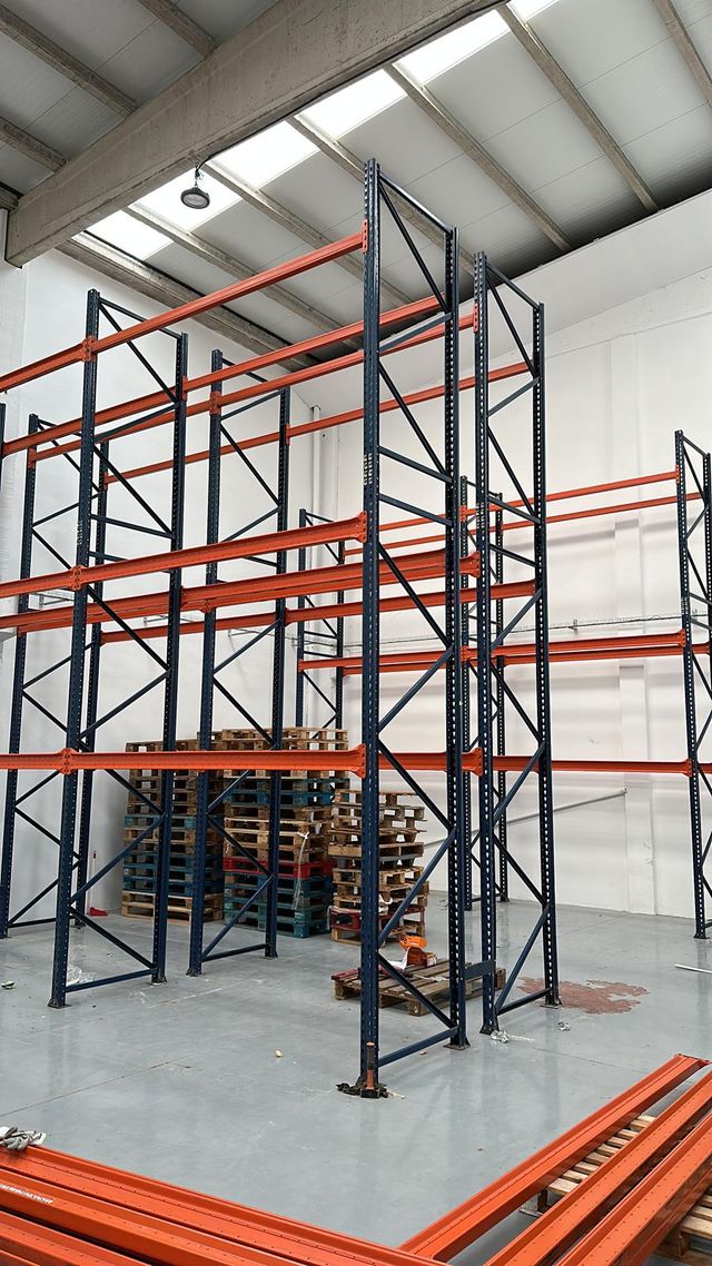 👷‍♂️Estanterías industriales de segunda mano 