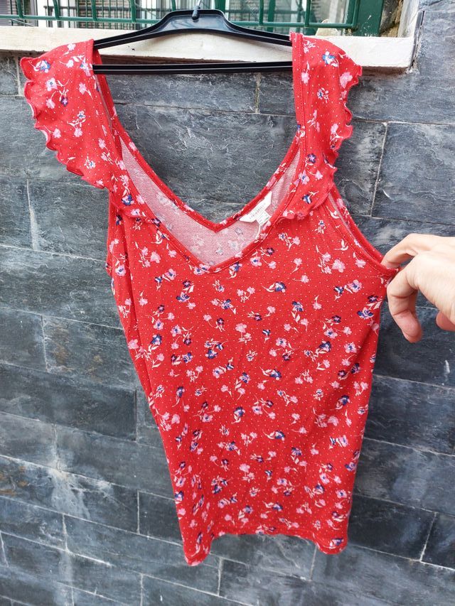 Camiseta tirantes con volante roja o azul