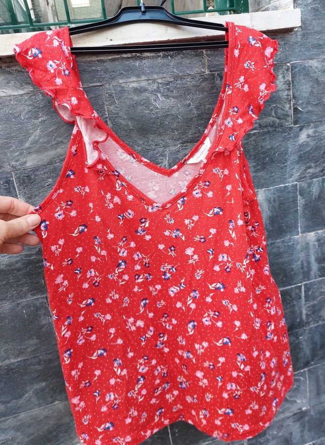 Camiseta tirantes con volante roja o azul