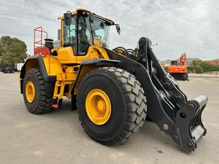 PALA CARGADORA VOLVO L220H.