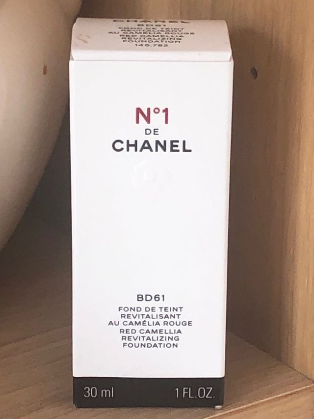 fondotinta chanel BD61 Chanel N.1 nuovo in scatola