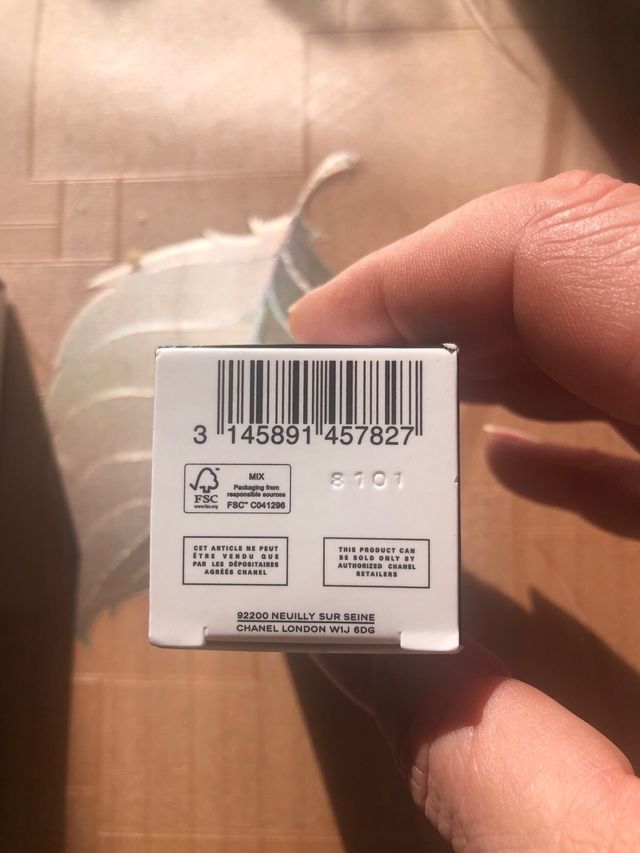 fondotinta chanel BD61 Chanel N.1 nuovo in scatola