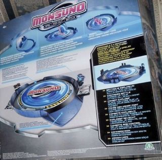 MONSUNO TOY ARENA COMBATTIMENTO STRIKE SECTOR 2004