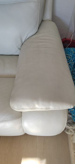 Sofá de piel blanco