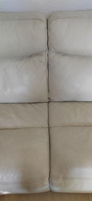 Sofá de piel blanco