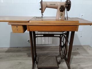 Maquina de coser SINGER