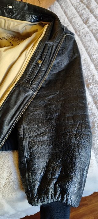 Cazadora cuero Levis. Antigua