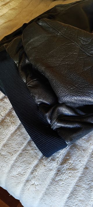 Cazadora cuero Levis. Antigua