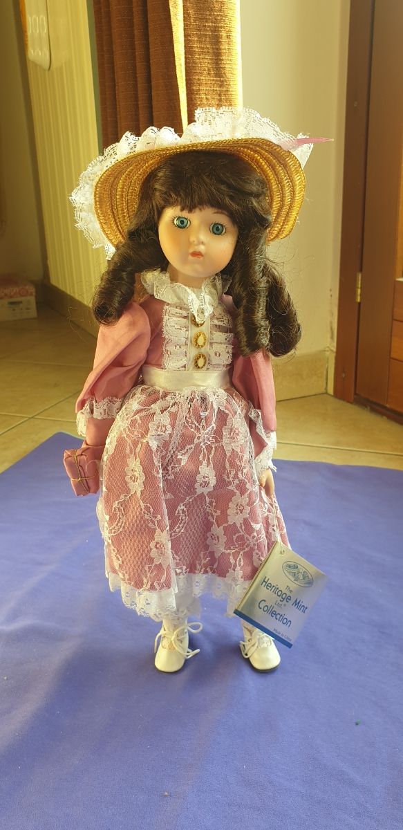 Bambola porcellana Suzette