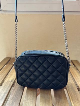 Bolso stradivarius negro